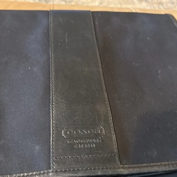 Coach, canvas with  leather crossbag messenger bag with very sturdy metal closur - Picture 3 of 13